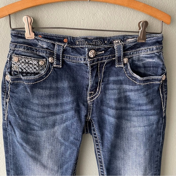 Miss Me | Dark Wash Low-Rise Embellished Cropped Capri Jeans - Picture 5 of 9